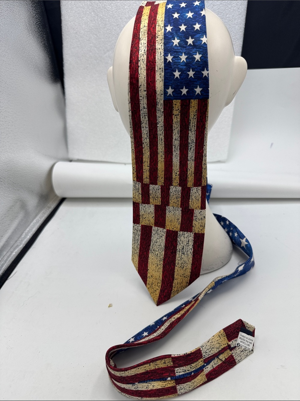 Patriotic American Flag Men’s Tie - Red, Blue,White necktie
